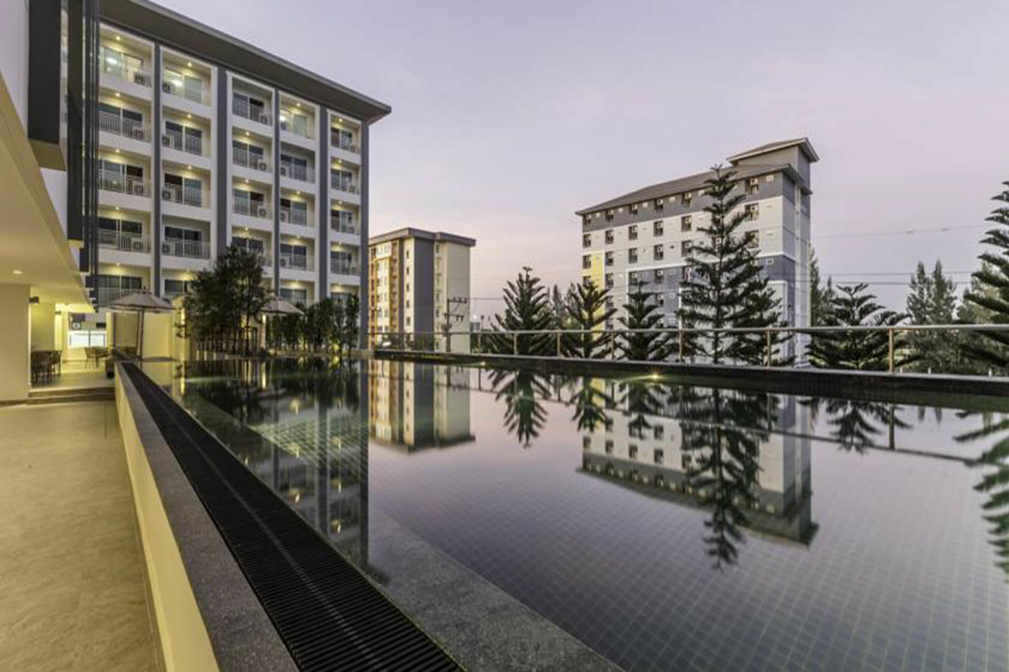 Kantary Hotel And Serviced Apartment, Amata, Bangpakong Ban Tamru Ngoại thất bức ảnh